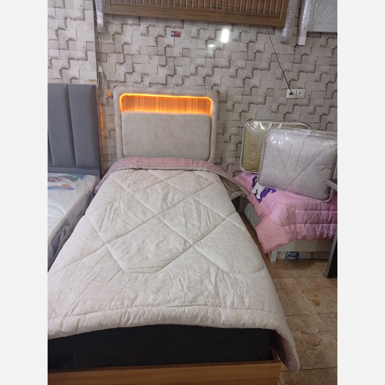 رو تختی هتلی ساده دو رو یکنفره