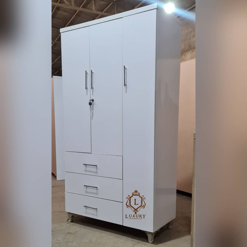 کمد 3درب ساده(پس کرایه)